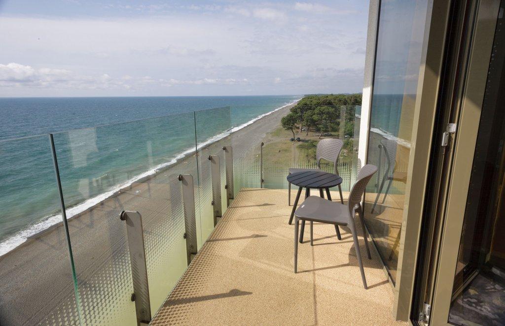 Miramare Magnetic Beach Hotel كوبوليتي المظهر الخارجي الصورة